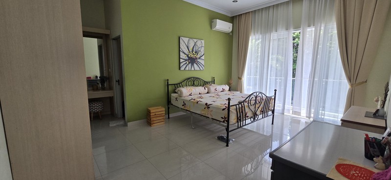 Spesial Rumah depan LITTLE FOREST jogging track di Puspita Loka BSD City