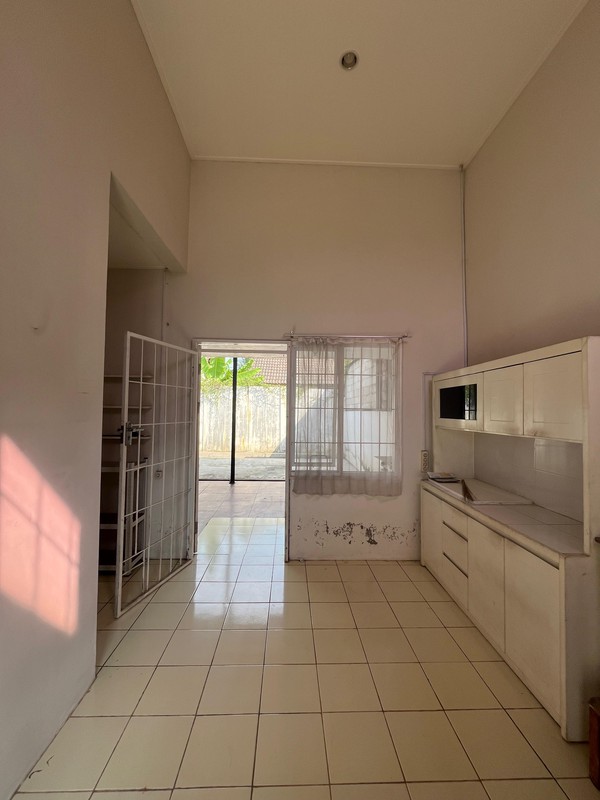 Rumah 2 lantai di jalan utama Setraland Parung Panjang