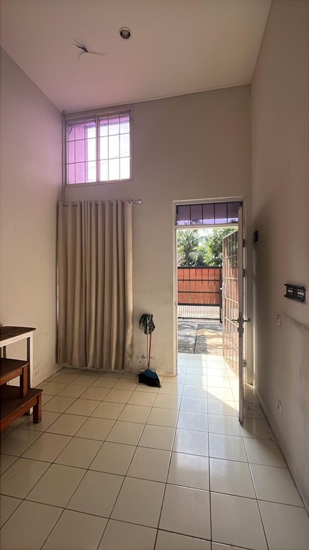 Rumah 2 lantai di jalan utama Setraland Parung Panjang