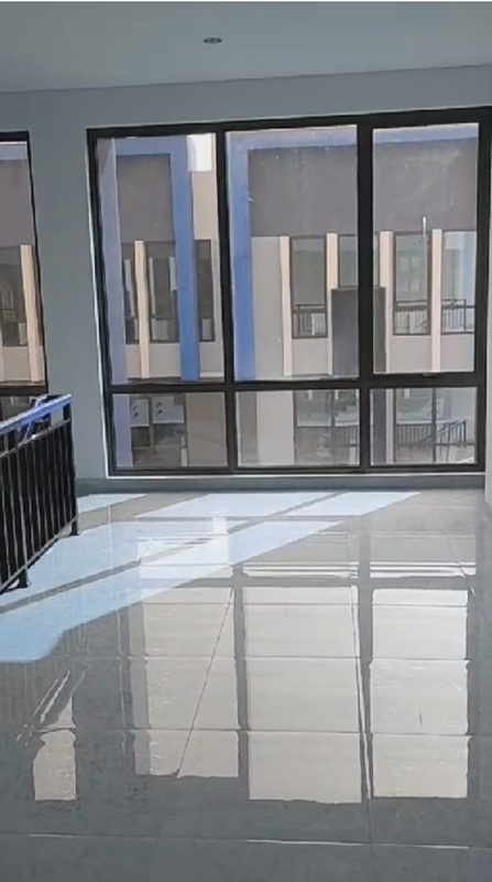 DISEWAKAN RUKO BARU 3 LANTAI, LETAK STRATEGIS SAMPING KAMPUS!!!