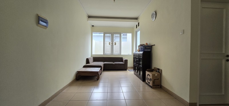 RUMAH 2 LANTAI BAJA RINGAN & GRANIT  DI SEVILLA BSD, Dekat ke stasiun Rawa Buntu