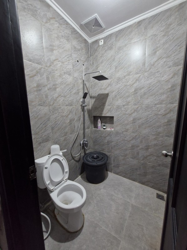 2 Milyar-an Rumah Citraland Royal Park - Emerald Mansion - Lokasi Dekat Gwalk , Unesa - Special Lebar 10 Meter - Surat SHM