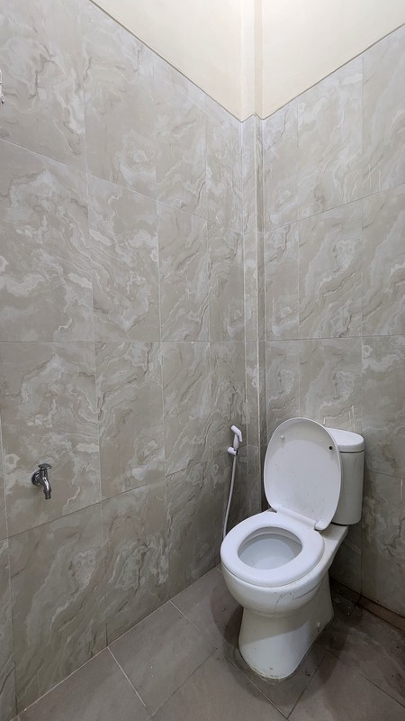 Disewakan Ruko Raya Pakal - Benowo Surabaya Barat - Komersial Area , Parkiran Mobil Luas Cocok Buat Segala Usaha, Bank, Kantor, Showroom, Cafe, Resto, Klinik Kecantikan