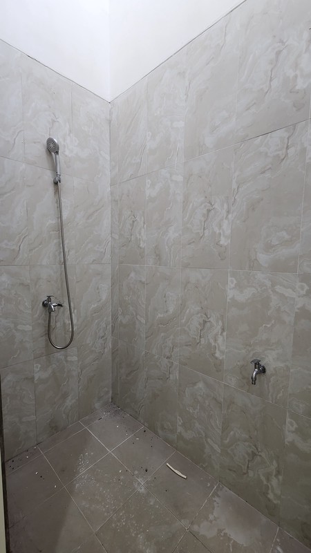 Disewakan Ruko Raya Pakal - Benowo Surabaya Barat - Komersial Area , Parkiran Mobil Luas Cocok Buat Segala Usaha, Bank, Kantor, Showroom, Cafe, Resto, Klinik Kecantikan