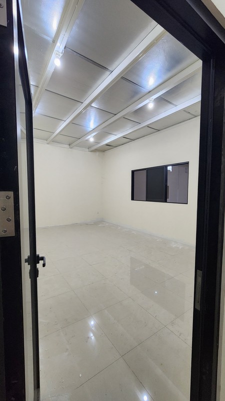 Disewakan Ruko Raya Pakal - Benowo Surabaya Barat - Komersial Area , Parkiran Mobil Luas Cocok Buat Segala Usaha, Bank, Kantor, Showroom, Cafe, Resto, Klinik Kecantikan