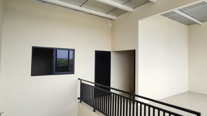 Disewakan Ruko Raya Pakal - Benowo Surabaya Barat - Komersial Area , Parkiran Mobil Luas Cocok Buat Segala Usaha, Bank, Kantor, Showroom, Cafe, Resto, Klinik Kecantikan