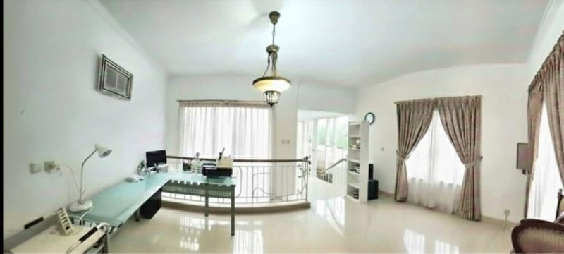 Dijual rumah cantik di Hook lokasi strategis premium lebak bulus 