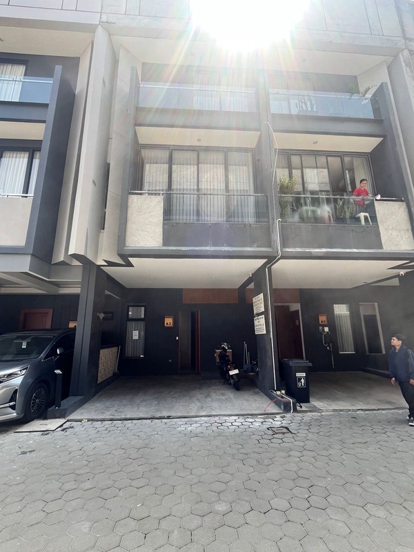  Dijual Rumah siap huni di Permata Hijau Mansion