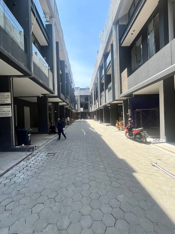  Dijual Rumah siap huni di Permata Hijau Mansion