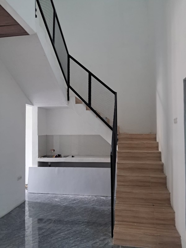 DIJUAL RUMAH TINGGAL 2LT DI MEGA CINERE