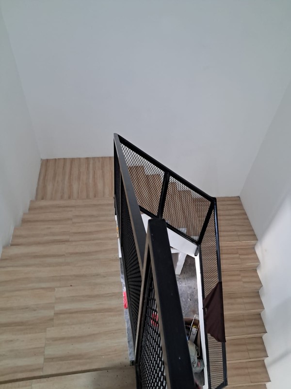 DIJUAL RUMAH TINGGAL 2LT DI MEGA CINERE