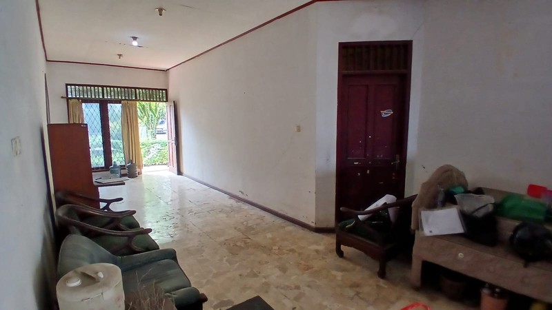 Rumah di jual hitung tanah, murahdibawah harga pasar ,  kompleks perumahan , one gate system 