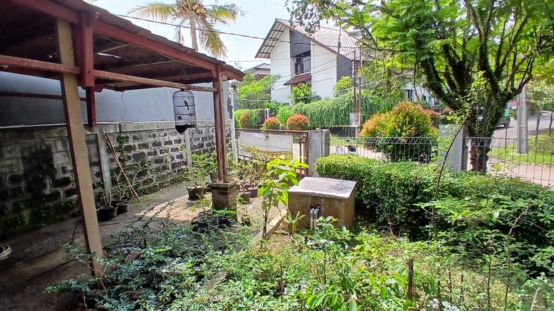 Rumah di jual hitung tanah, murahdibawah harga pasar ,  kompleks perumahan , one gate system 