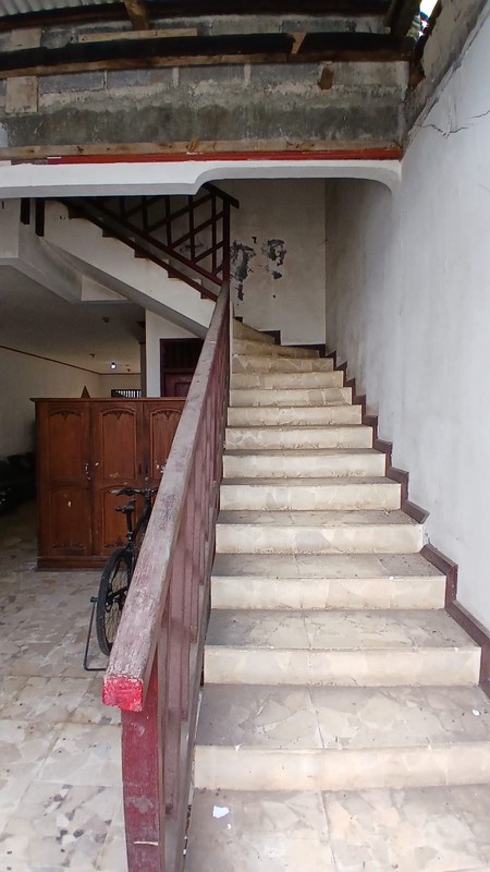 Rumah di jual hitung tanah, murahdibawah harga pasar ,  kompleks perumahan , one gate system 