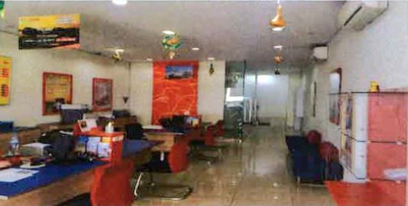 Ruko MOI Boulevard Barat, Kelapa Gading. Hadap jalan raya. Rapih, siap pakai.