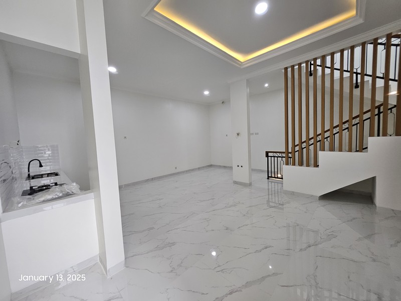 Rumah Baru 3Lantai Diarea Mega Cinere, Akses Gatte Toll Brigif
