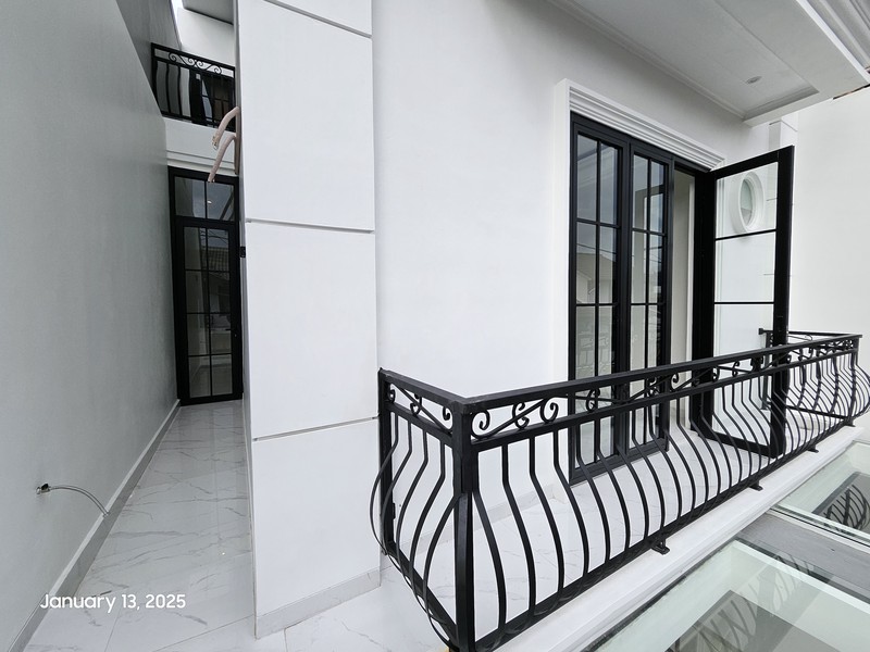 Rumah Baru 3Lantai Diarea Mega Cinere, Akses Gatte Toll Brigif