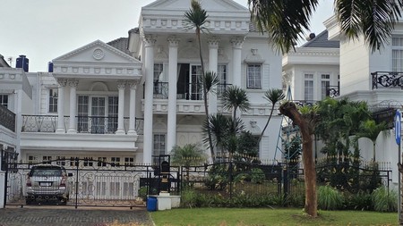 RUMAH MEWAH 2 LANTAI DI BOULEVARD CLUSTER TERDEPAN LEGENDA WISATA CIBUBUR