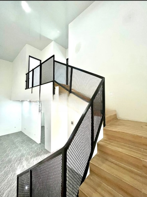 DIJUAL RUMAH TINGGAL 2LT DI MEGA CINERE