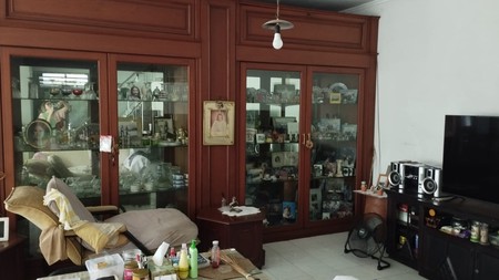 Rumah 2 Lantai dengan LT 500 m2 LB 210 m2 di Bintaro Veteran Jakarta Selatan