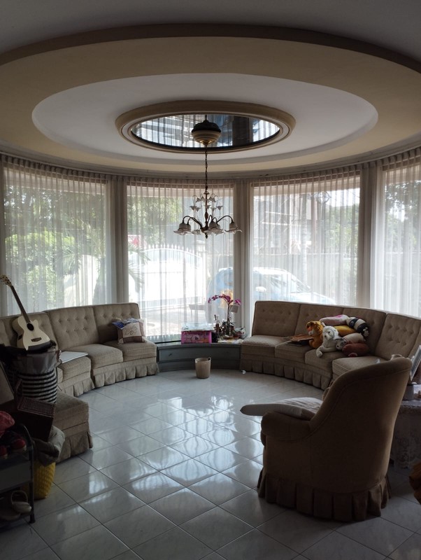 Rumah 2 Lantai dengan LT 500 m2 LB 210 m2 di Bintaro Veteran Jakarta Selatan