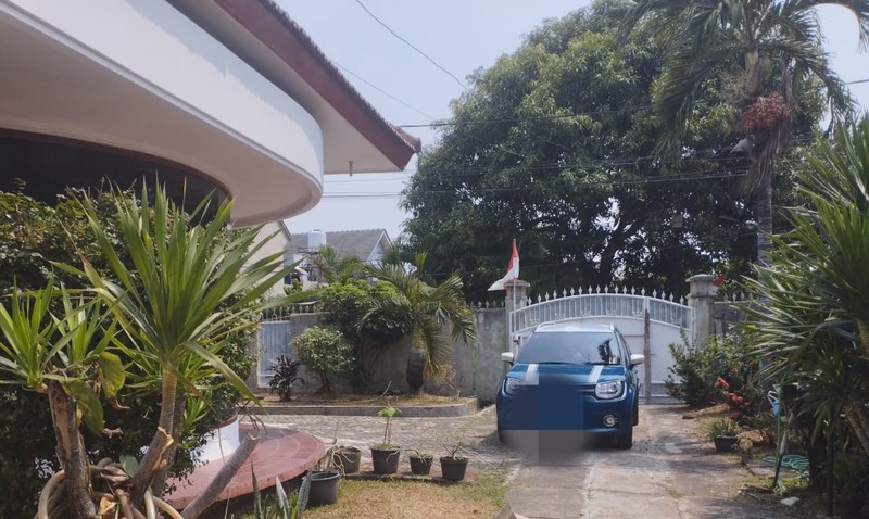 Rumah 2 Lantai dengan LT 500 m2 LB 210 m2 di Bintaro Veteran Jakarta Selatan