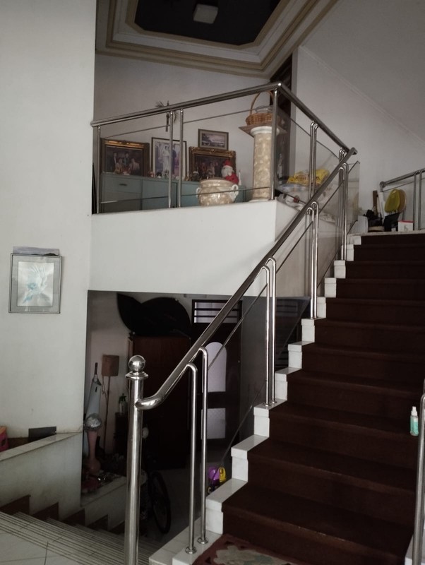 Rumah 2 Lantai dengan LT 500 m2 LB 210 m2 di Bintaro Veteran Jakarta Selatan