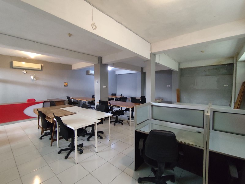 Disewakan Bangunan Komersial 2 Lantai ,Lokasi Selokan Mataram, Dekat UGM & RS Sardjito, Sinduadi, Mlati, Sleman