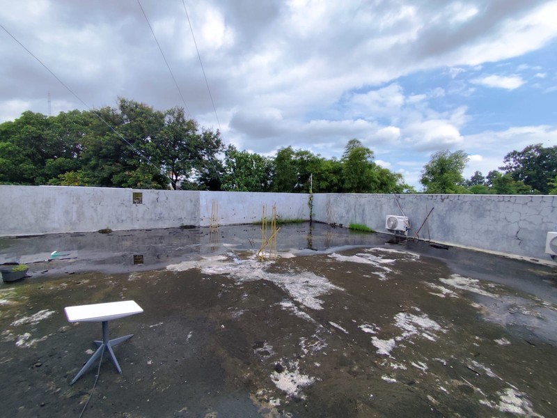 Disewakan Bangunan Komersial 2 Lantai ,Lokasi Selokan Mataram, Dekat UGM & RS Sardjito, Sinduadi, Mlati, Sleman