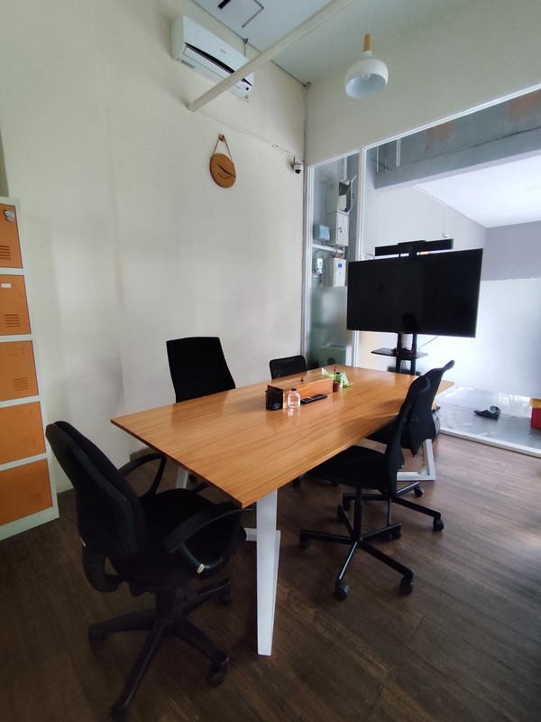 Disewakan Bangunan Komersial 2 Lantai ,Lokasi Selokan Mataram, Dekat UGM & RS Sardjito, Sinduadi, Mlati, Sleman