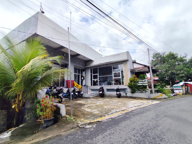 Disewakan Bangunan Komersial 2 Lantai ,Lokasi Selokan Mataram, Dekat UGM & RS Sardjito, Sinduadi, Mlati, Sleman