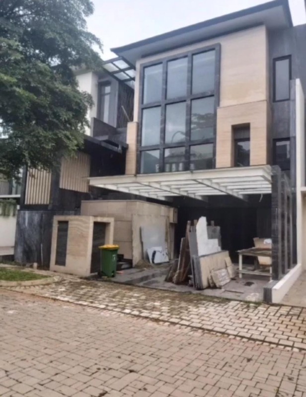 Hot Price. Rumah mewah Navapark cluster Lancewood, BSD