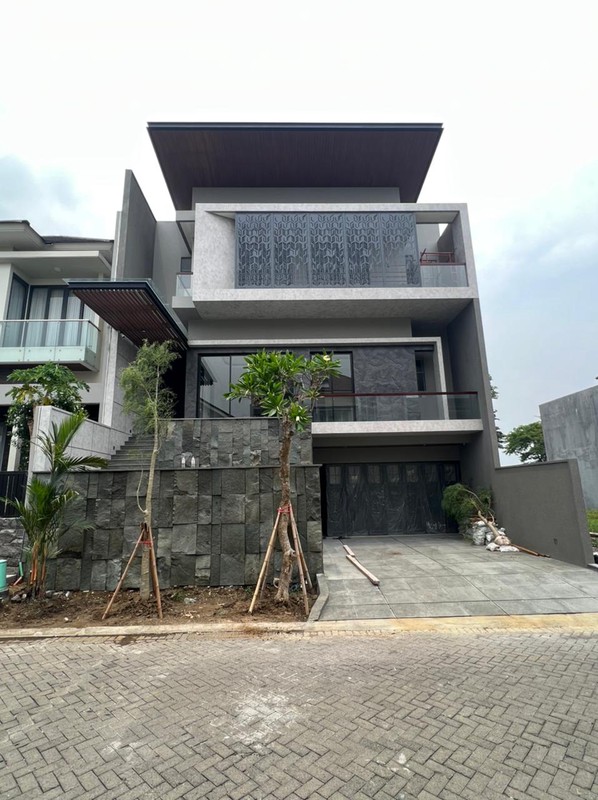 JUAL RUMAH CITRALAND WATERFRONT 3 LANTAI