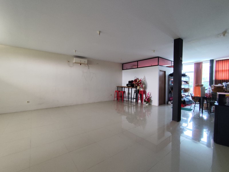 Disewakan Ruko 2 Lantai, Area Kampus Tambak Bayan, Dekat Kampus Atmajaya, Caturtunggal, Depok, Sleman