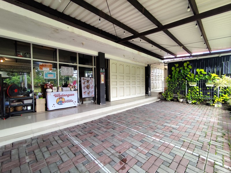 Disewakan Ruko 2 Lantai, Area Kampus Tambak Bayan, Dekat Kampus Atmajaya, Caturtunggal, Depok, Sleman