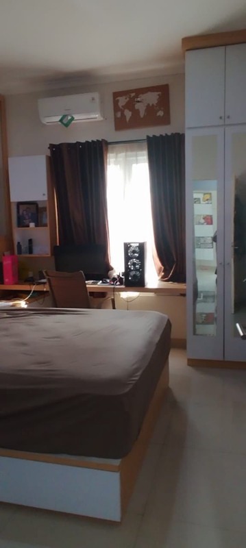 Flash Sale. Rumah bagus Menaggio Village, Gading Serpong