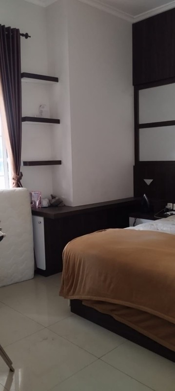 Flash Sale. Rumah bagus Menaggio Village, Gading Serpong