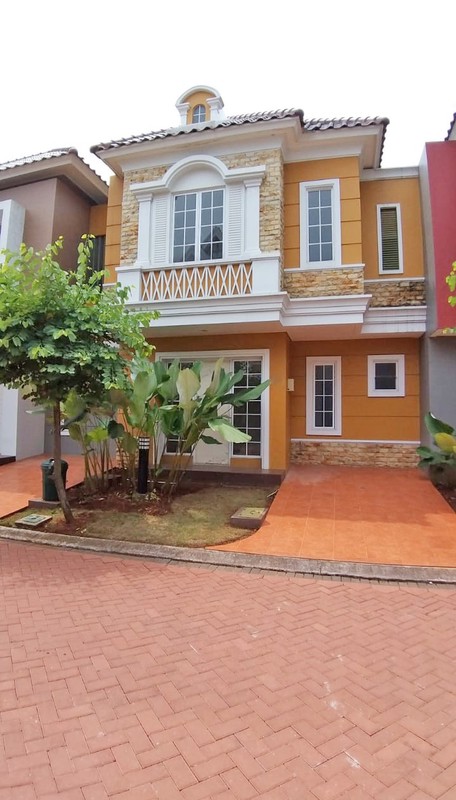 Rumah Rapih 2 lantai di Malibu Village Gading Serpong