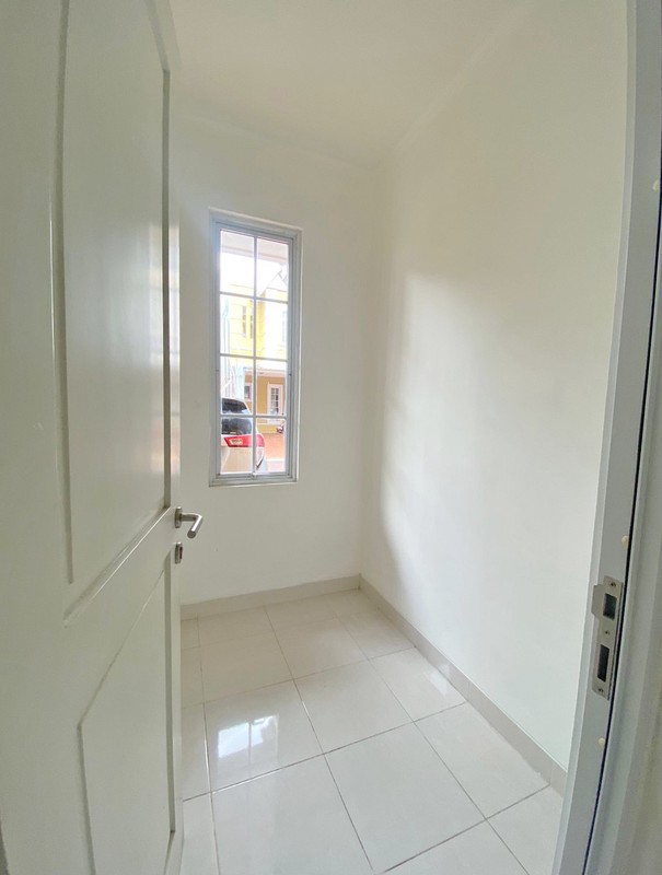 Rumah Rapih 2 lantai di Malibu Village Gading Serpong