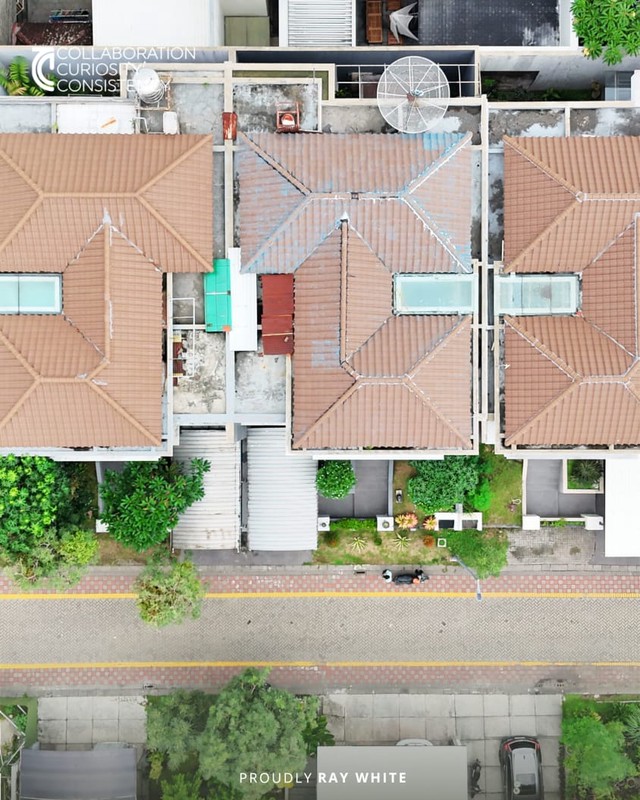 Dijual Rumah Citraland Raffles Garden Full Furnish Surabaya Barat 