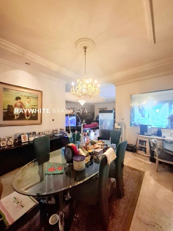 Rumah Lama Lokasi Strategis Area Brawijaya Kebayoran Baru