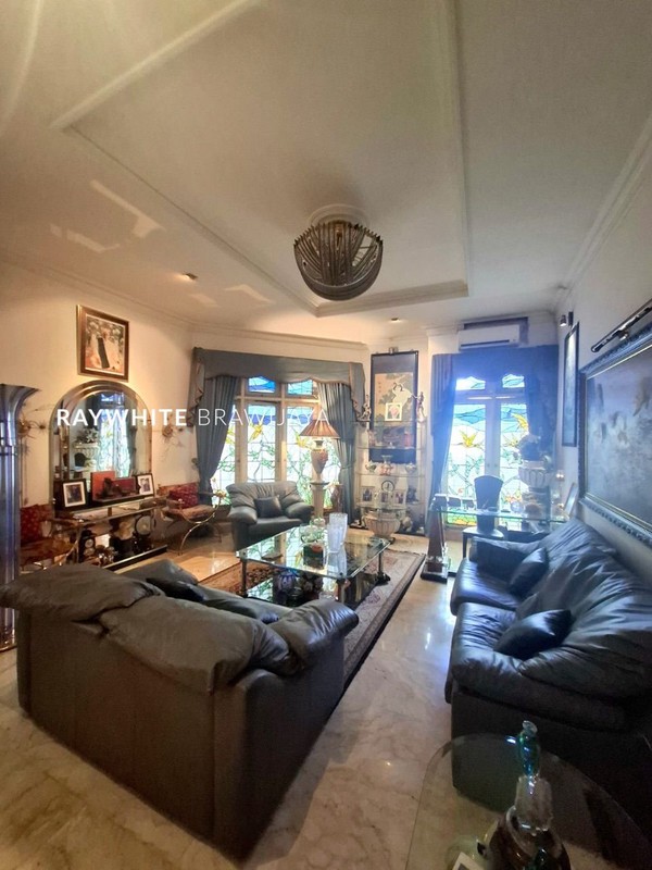 Rumah Lama Lokasi Strategis Area Brawijaya Kebayoran Baru