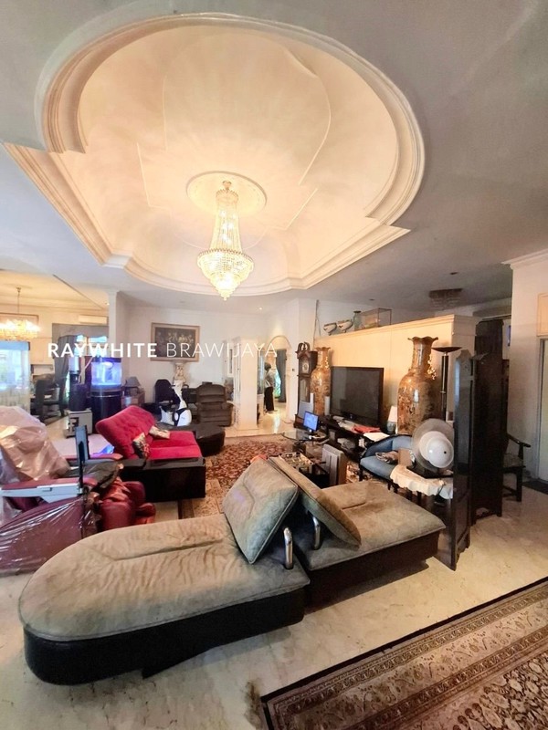 Rumah Lama Lokasi Strategis Area Brawijaya Kebayoran Baru