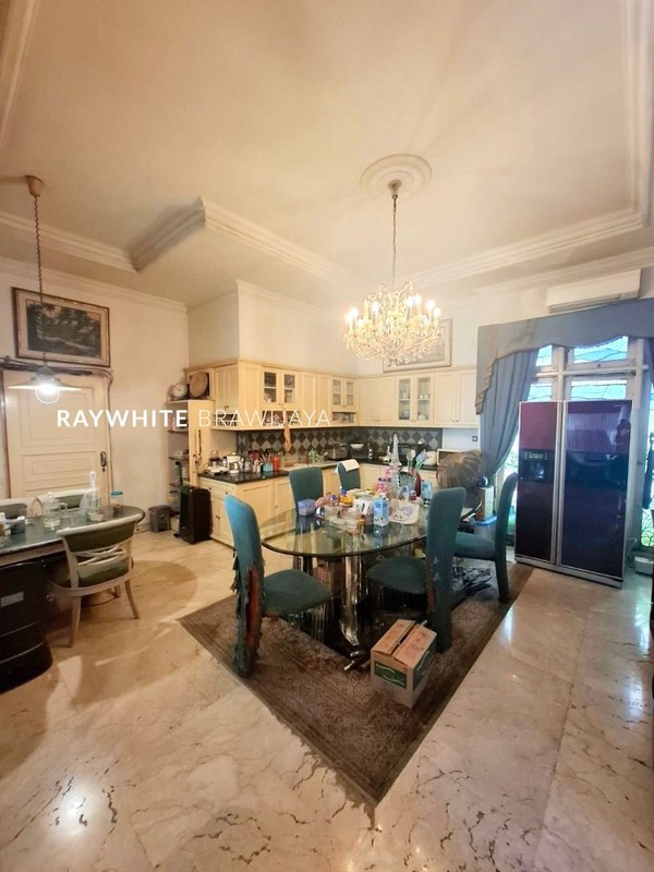 Rumah Lama Lokasi Strategis Area Brawijaya Kebayoran Baru