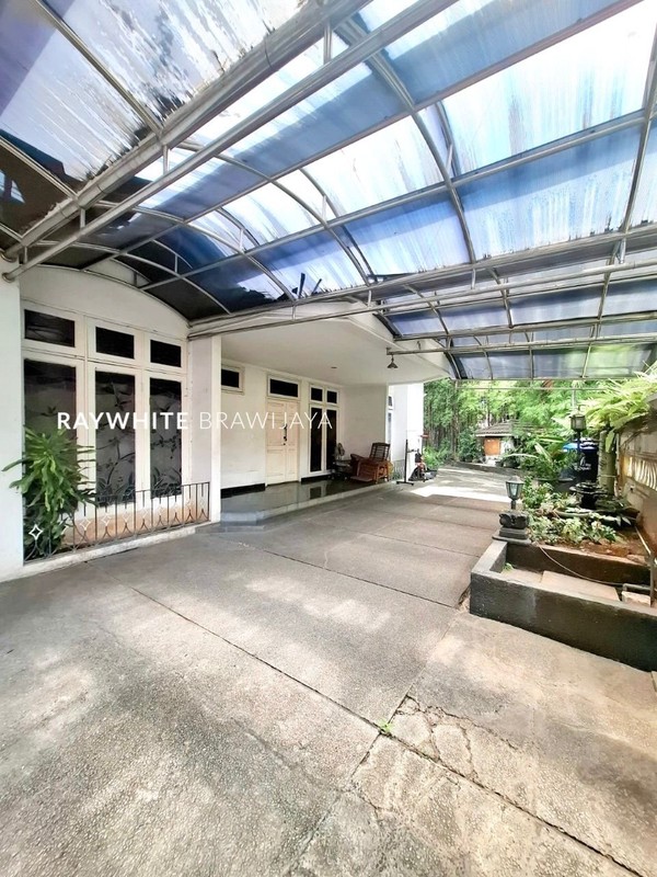 Rumah Lama Lokasi Strategis Area Brawijaya Kebayoran Baru