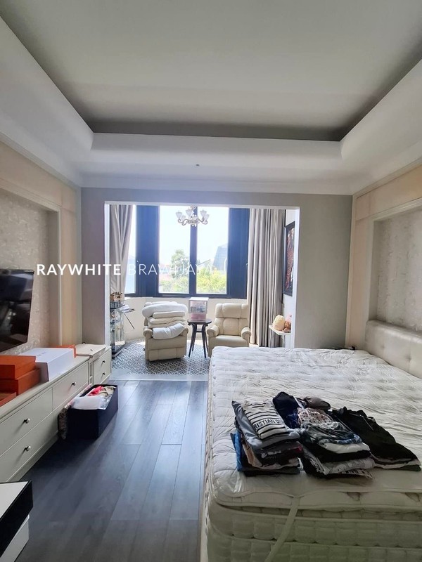 Senopati Area Modern Claasic Home