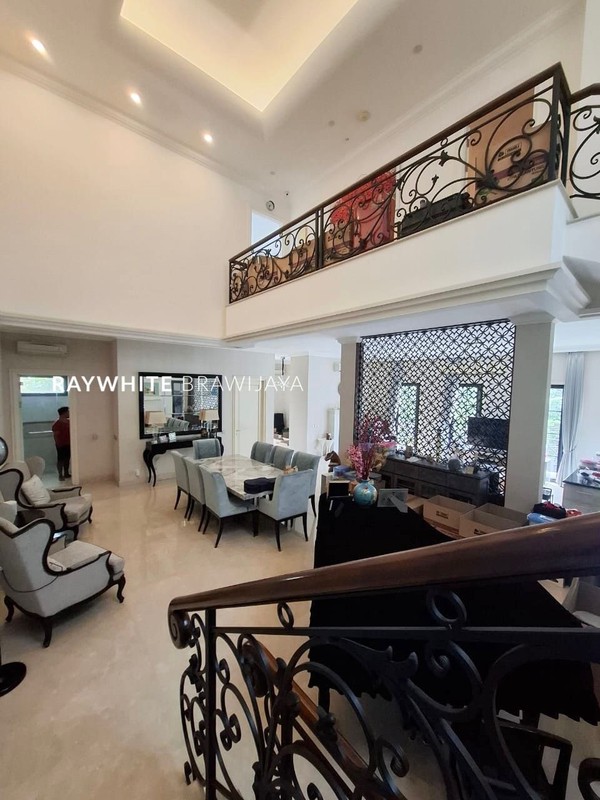 Senopati Area Modern Claasic Home