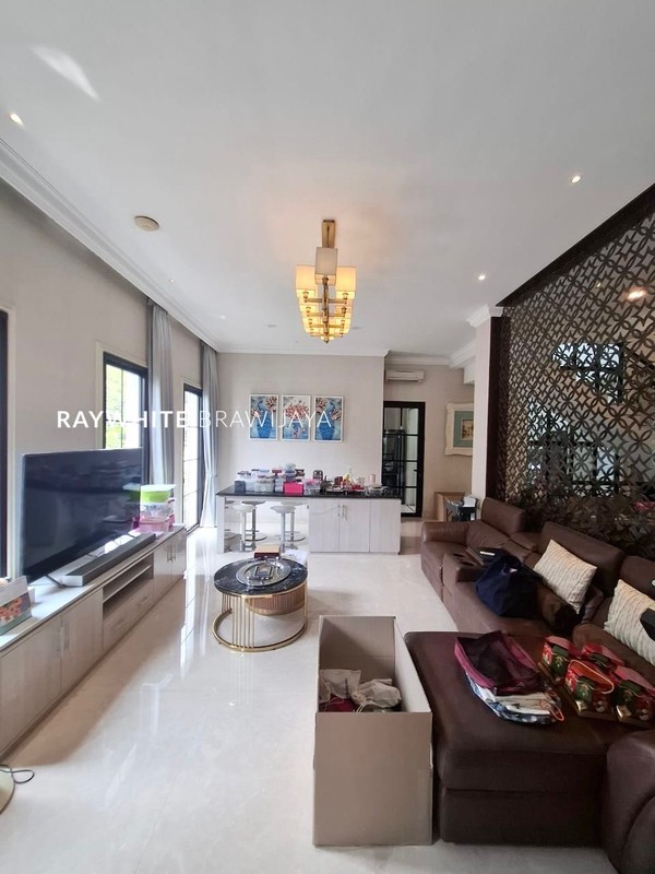 Senopati Area Modern Claasic Home