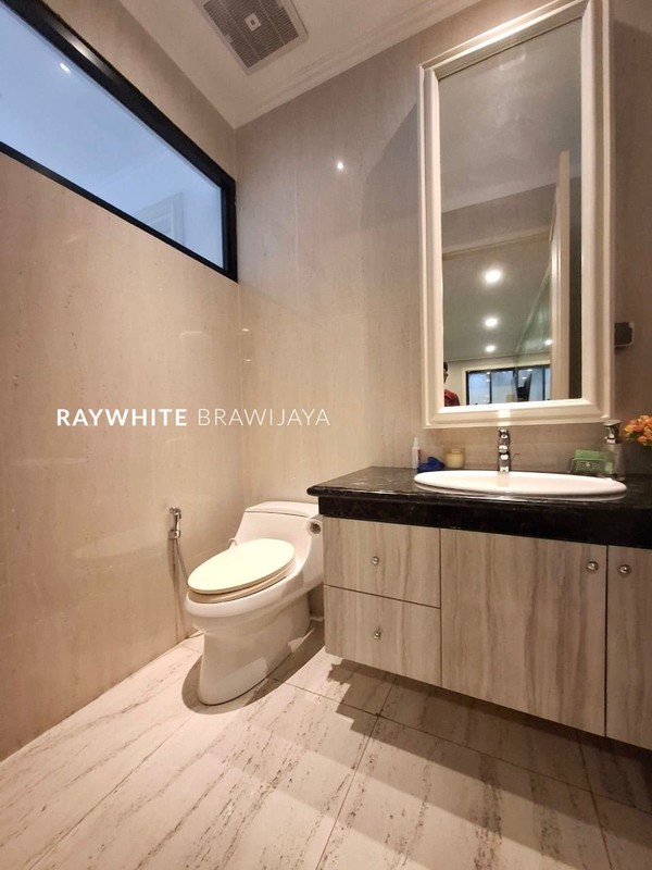 Senopati Area Modern Claasic Home