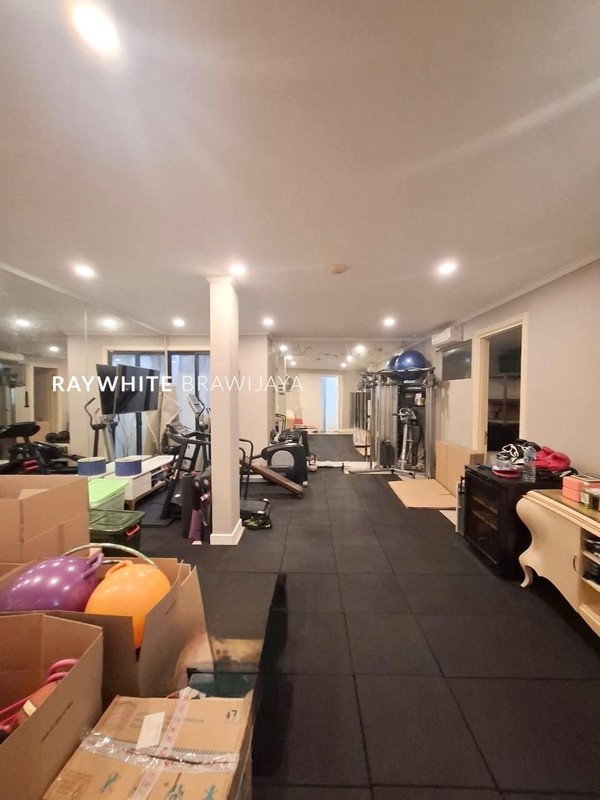 Senopati Area Modern Claasic Home